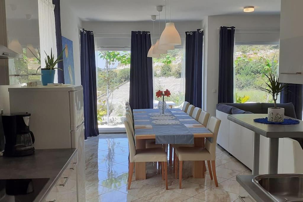 Vis - Luxury Holiday Villa With Swimming Pool 외부 사진