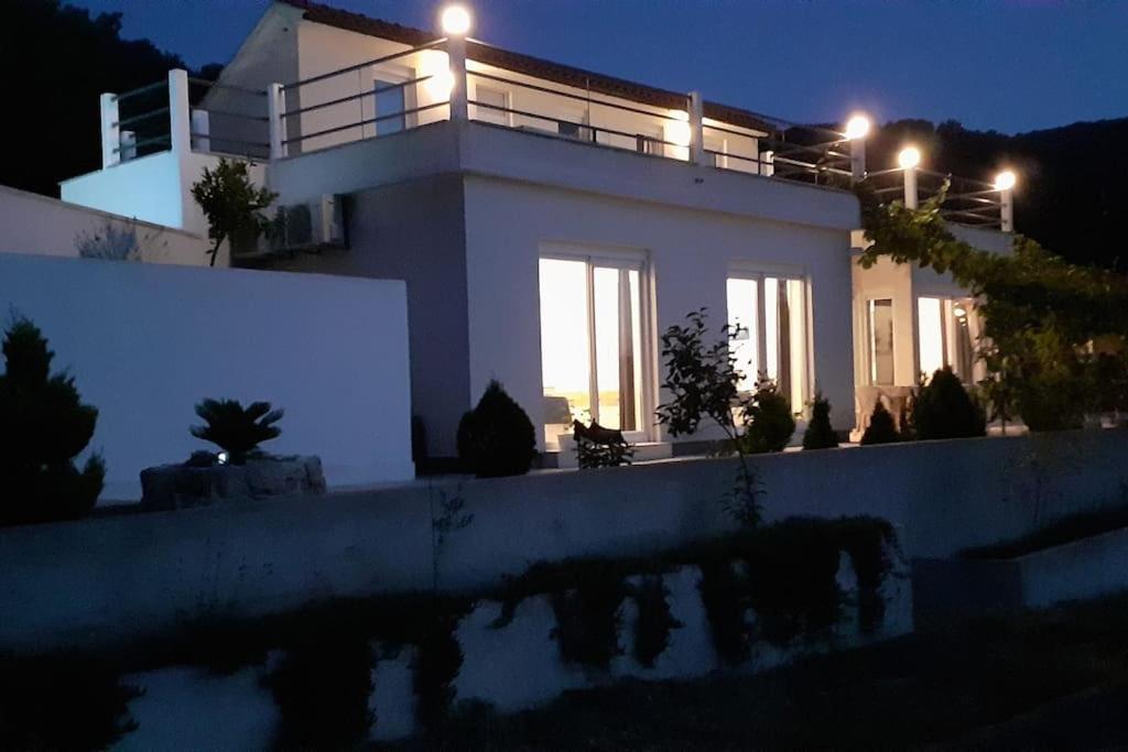 Vis - Luxury Holiday Villa With Swimming Pool 외부 사진