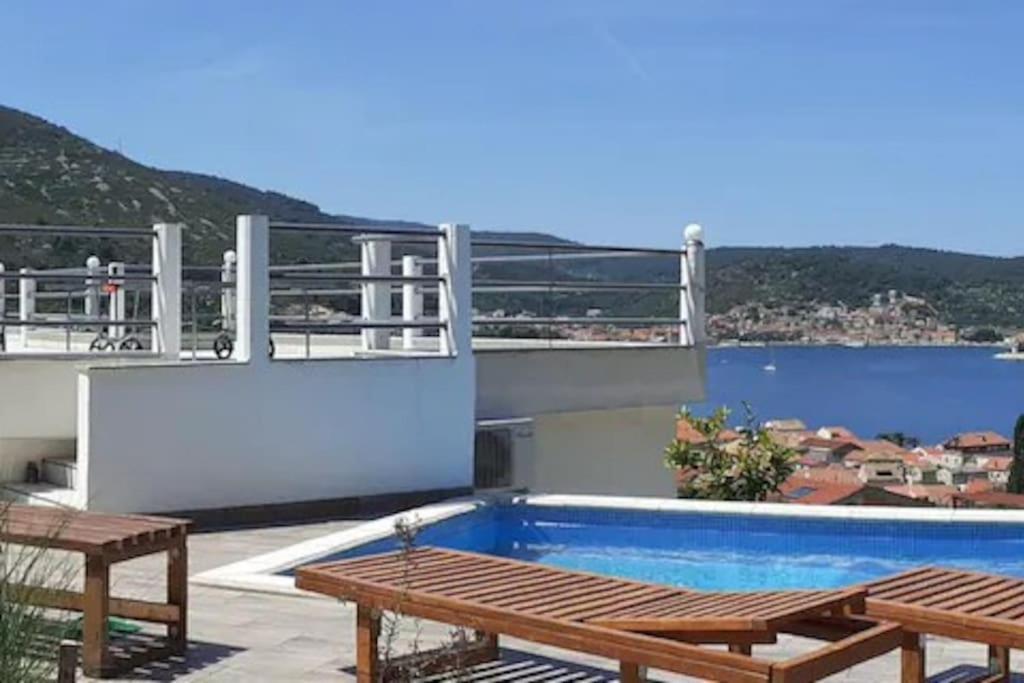 Vis - Luxury Holiday Villa With Swimming Pool 외부 사진